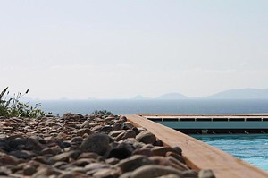 Location Corse du Sud piscine vue Sanguinaires